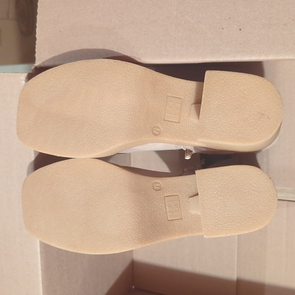 Chelsea Boot Heels - Picture 4 of 7